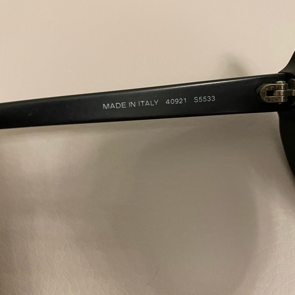 Authentic Chanel sunglasses with blings - Picture 6 of 12